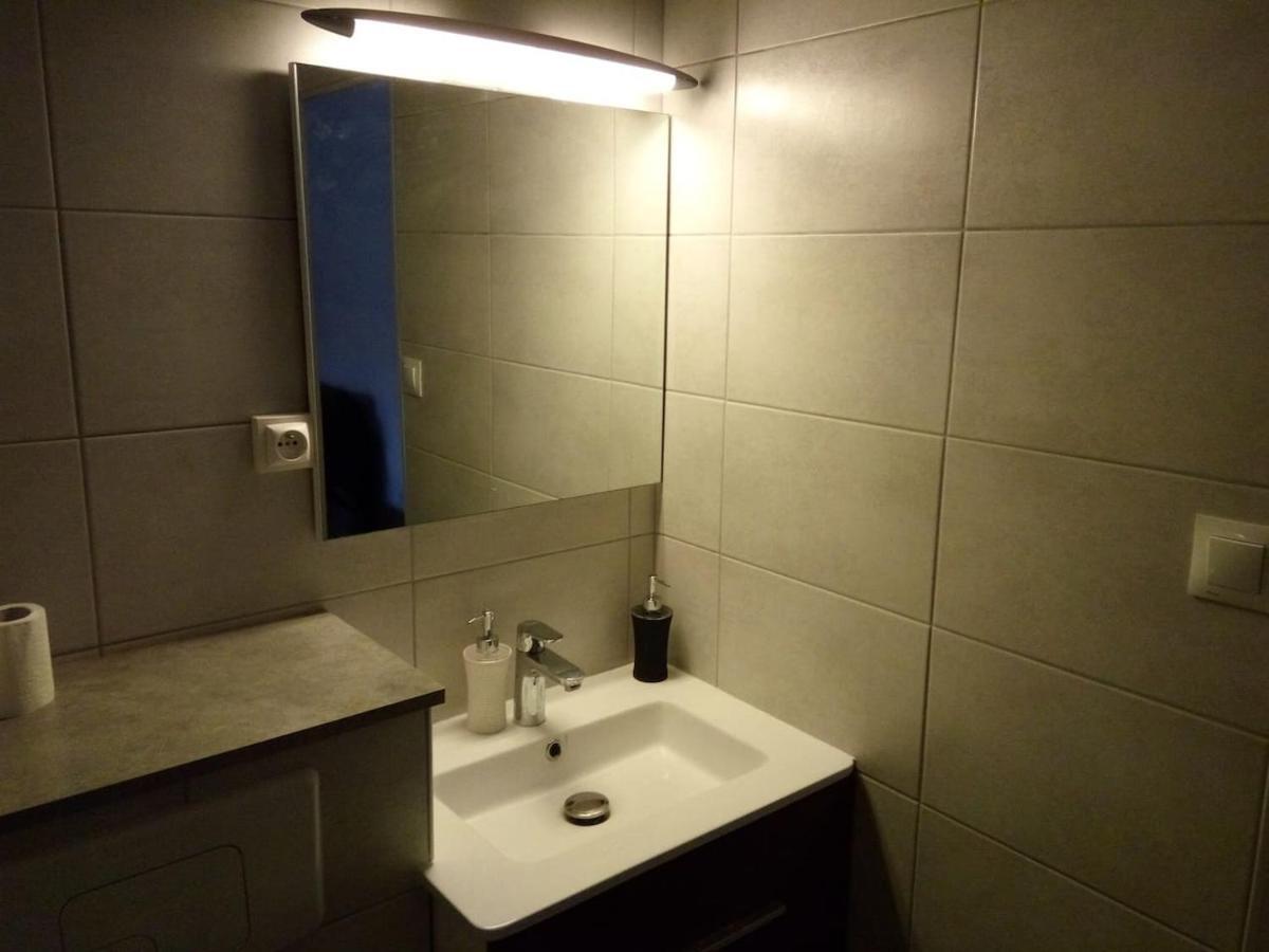 2 Pieces 40 M2, Dans Hyper Centre, Avec Piscine Au Rez De Chaussee *