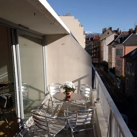 Appartement 2 Pieces 40 M2, Dans Hyper Centre, Avec Piscine Au Rez De Chaussee Grenoble Exterior photo