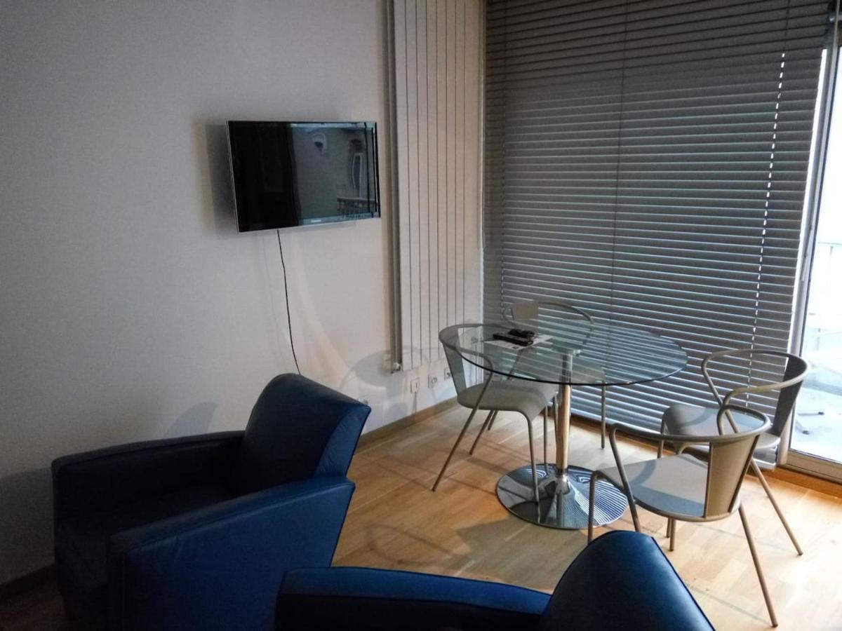 Apartment 2 Pieces 40 M2, Dans Hyper Centre, Avec Piscine Au Rez De Chaussee Grenoble